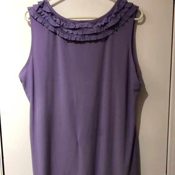 Scoop neck ruffled camisole  - Picture 4 of 4